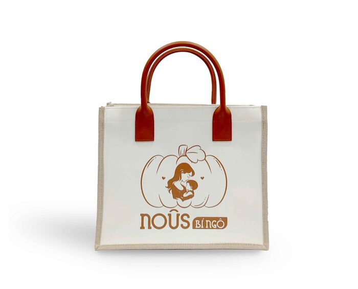 Để sản xuất ra một chiếc túi vải đay hoàn chỉnh, cần rất nhiều công đoạn