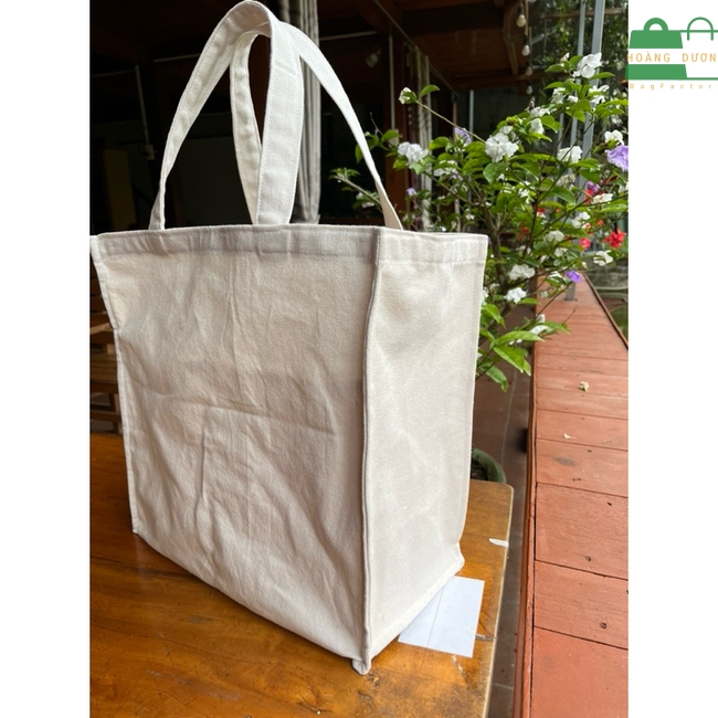 Túi canvas đáy rộng có khả năng đựng được nhiều đồ