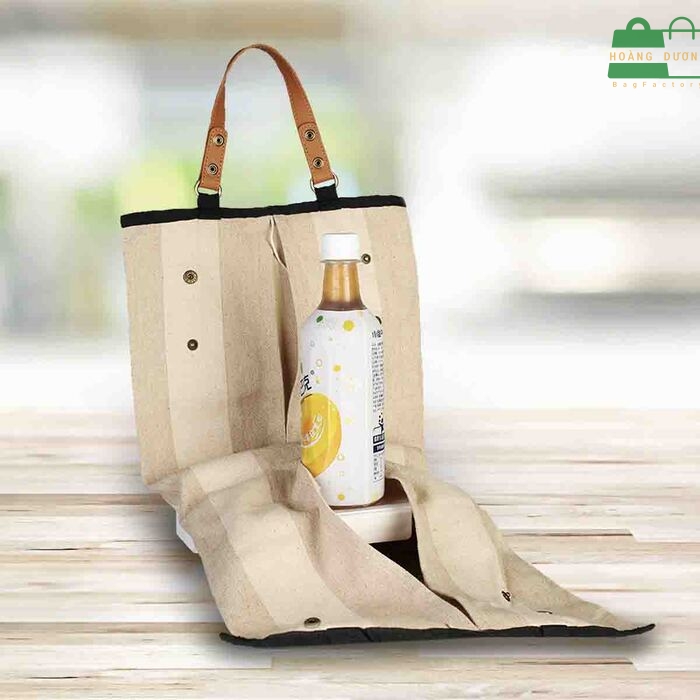 Chất liệu túi vải đựng rượu chắc chắn giúp bảo vệ chai rượu