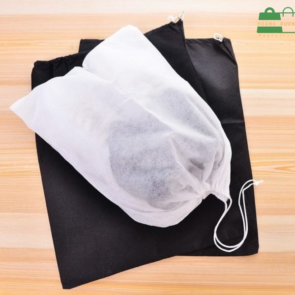 Túi vải không dệt đựng giày là sản phẩm phổ biến