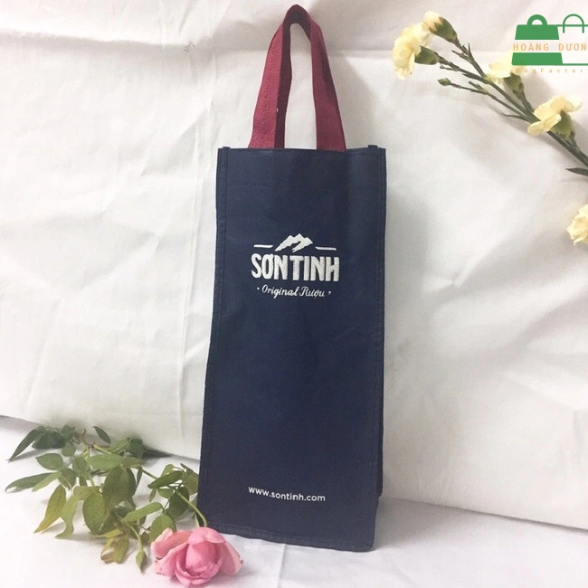 Túi vải không dệt đựng rượu in logo