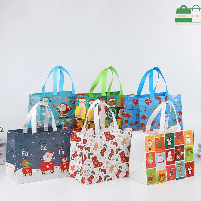 Giá túi quà noel phụ thuộc vào nhiều yếu tố